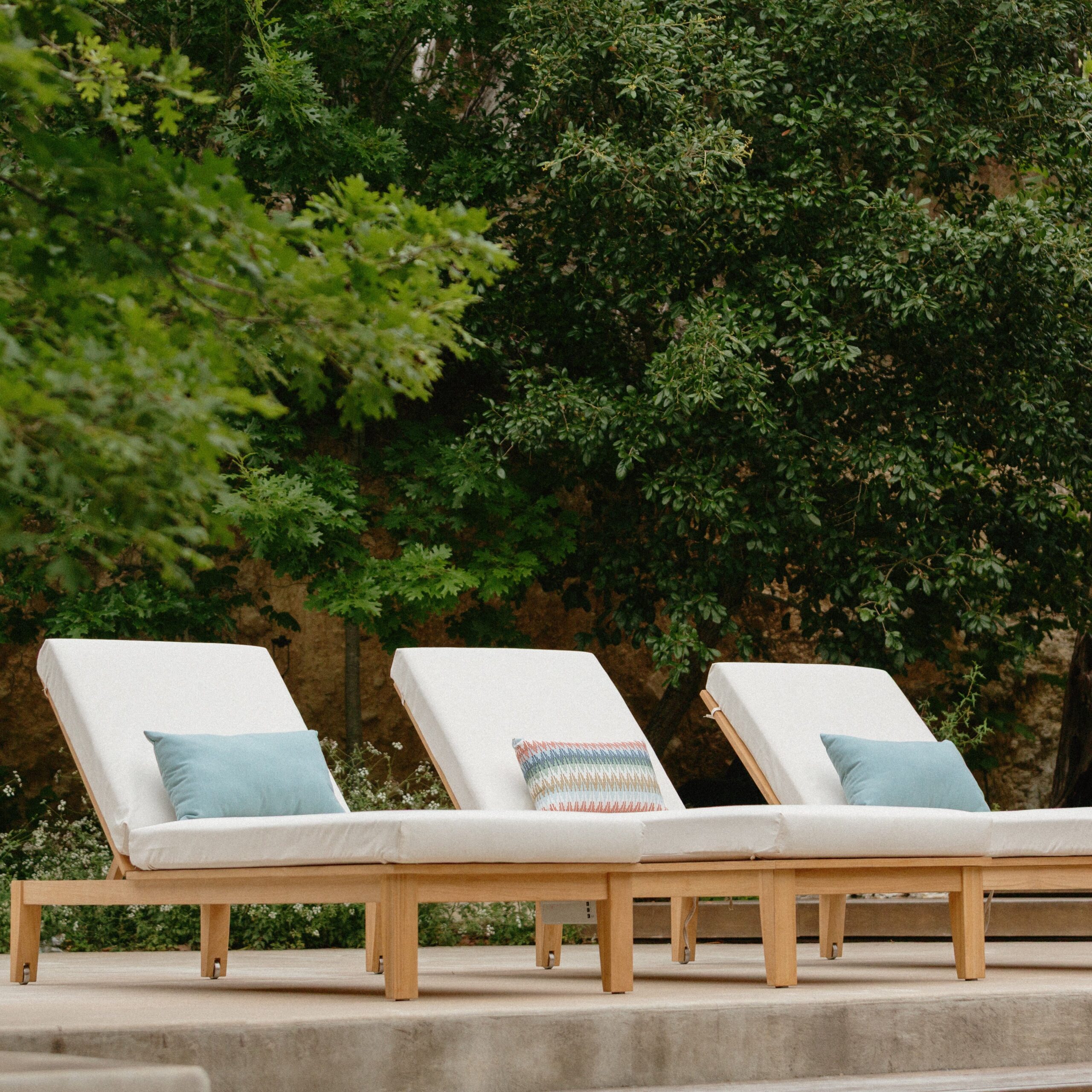 Solerno Heated Chaise Lounge - Image 2