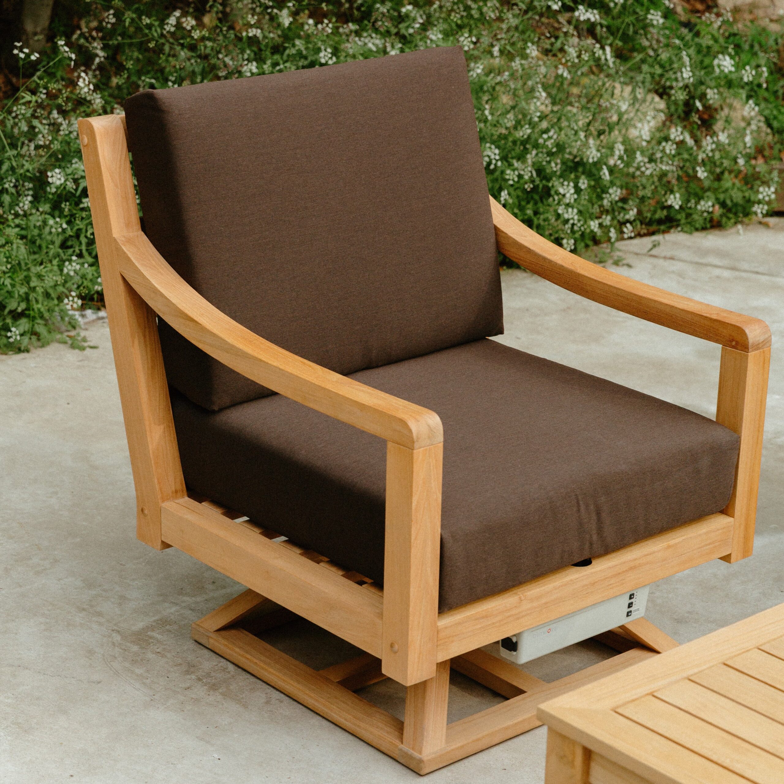 Solerno Heated Swivel Chair - Image 2